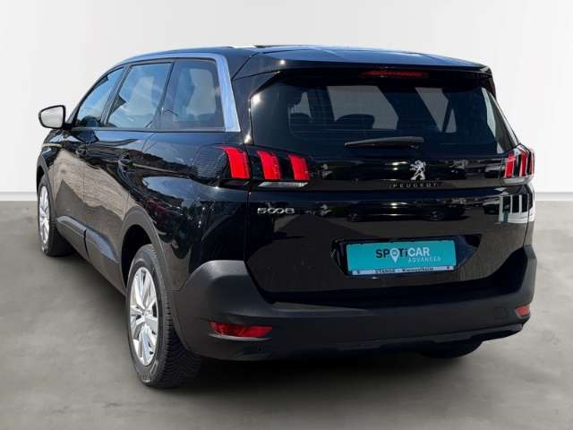 Fahrzeugbild eines Peugeot 5008