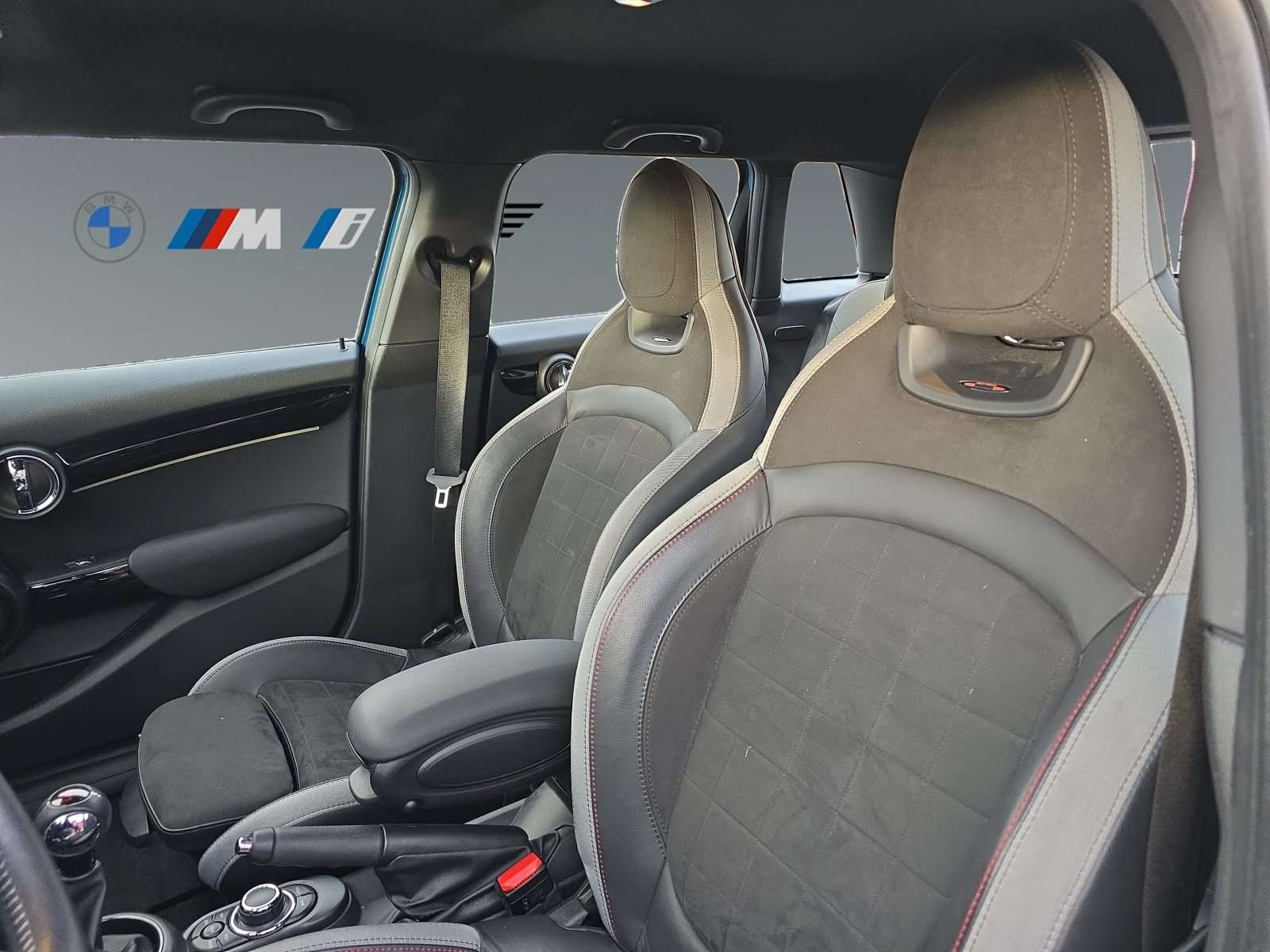 Fahrzeugbild eines MINI COOPER