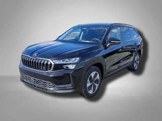 Schräge Frontansicht auf einen Skoda Kodiaq , freigestellt