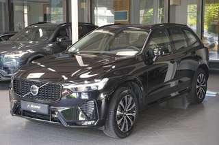 Schräge Frontansicht auf einen Volvo XC60 , freigestellt