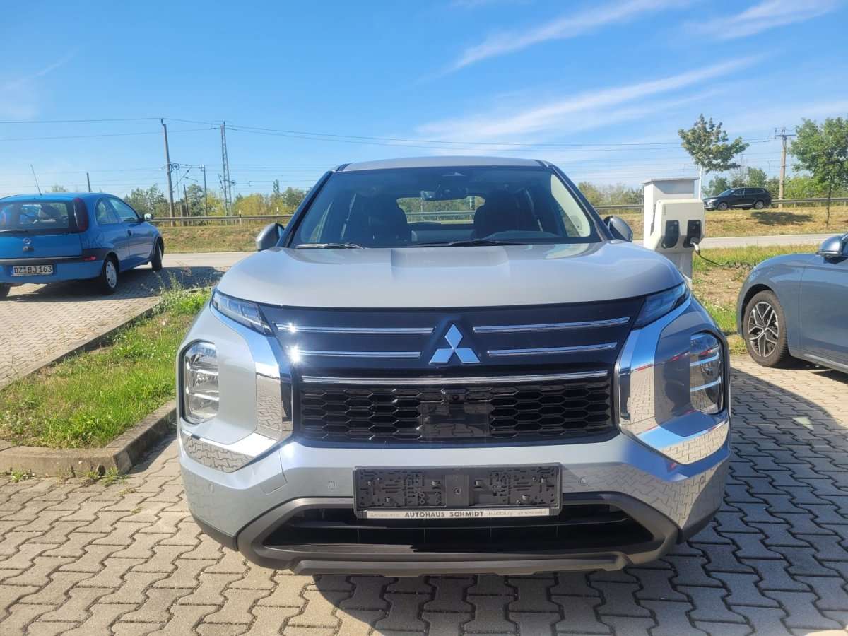 Fahrzeugbild eines Mitsubishi Outlander
