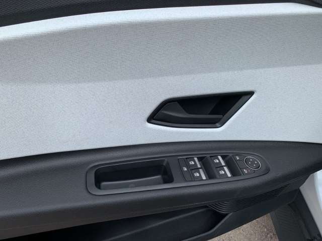 Fahrzeugbild eines Renault 5 E-TECH