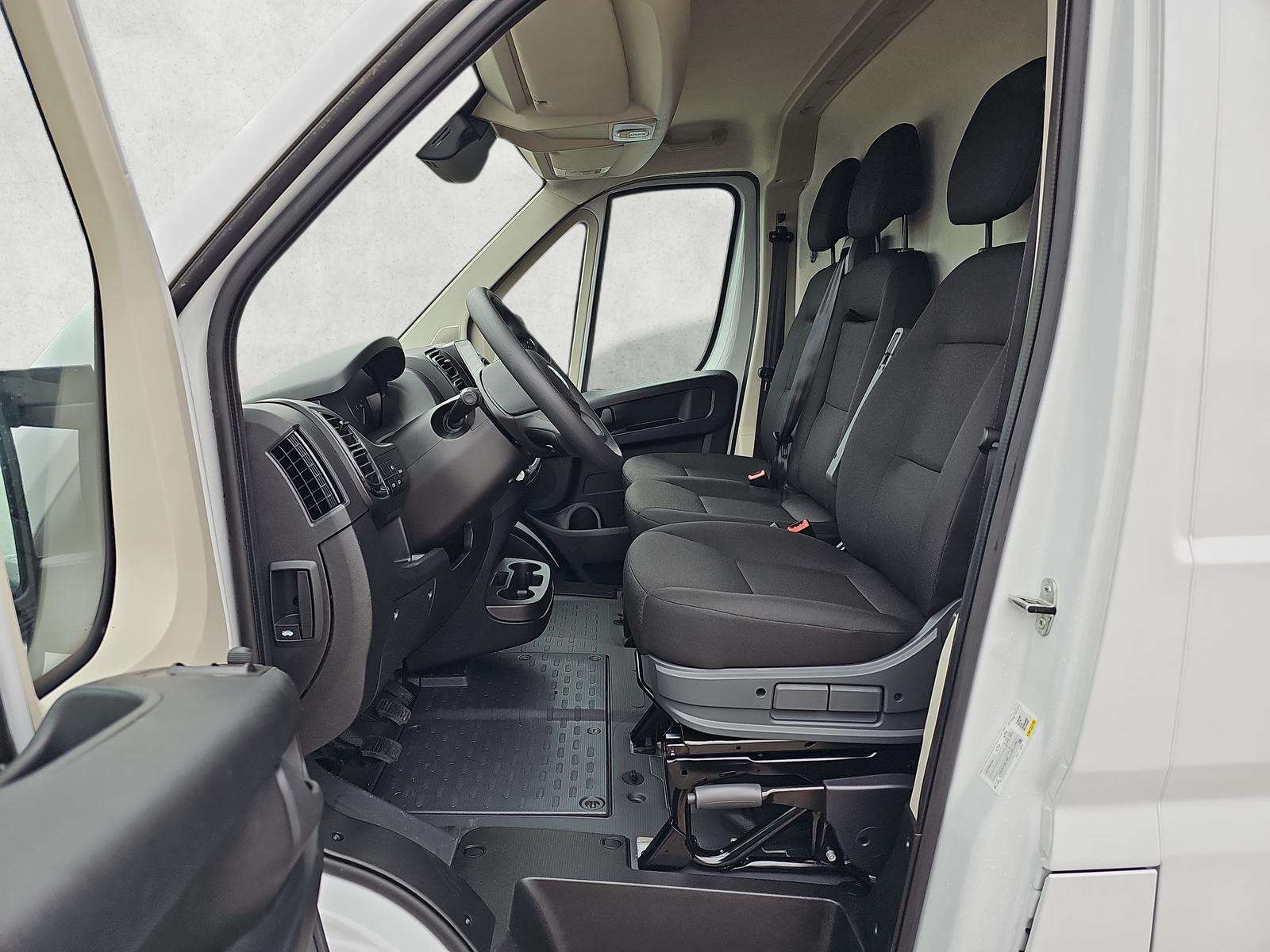 Fahrzeugbild eines Opel Movano