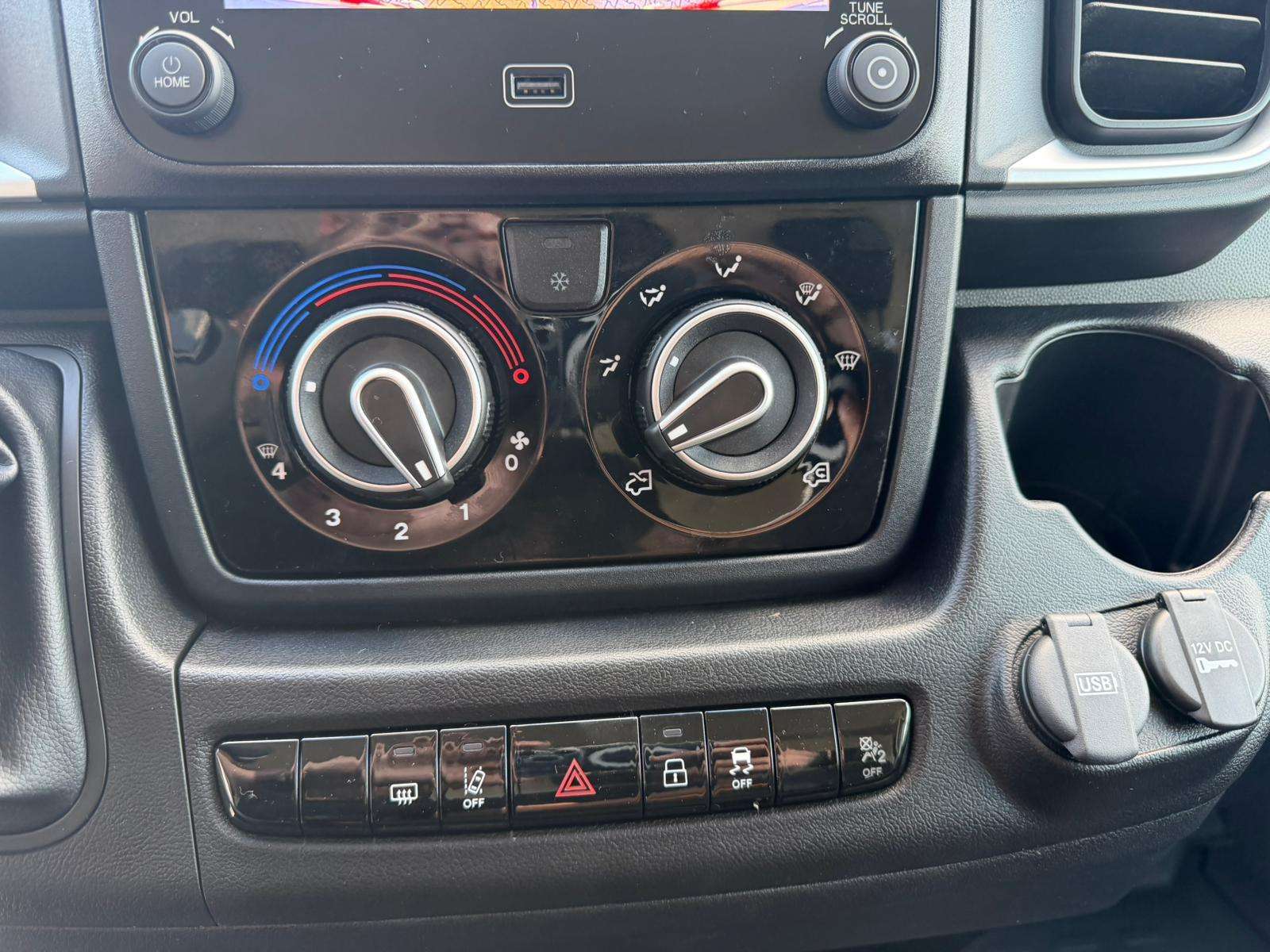 Fahrzeugbild eines Opel Movano