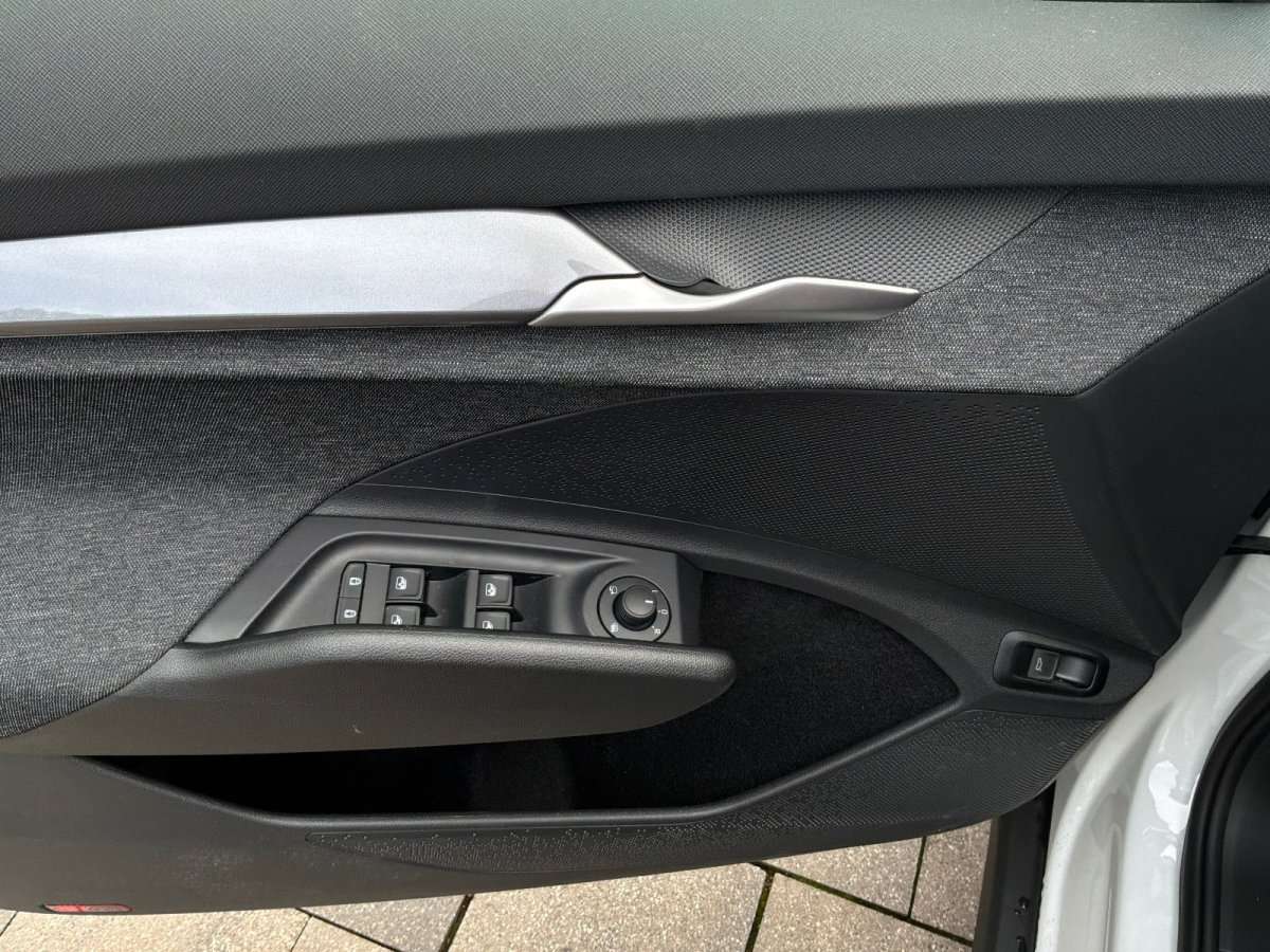 Fahrzeugbild eines Skoda ELROQ