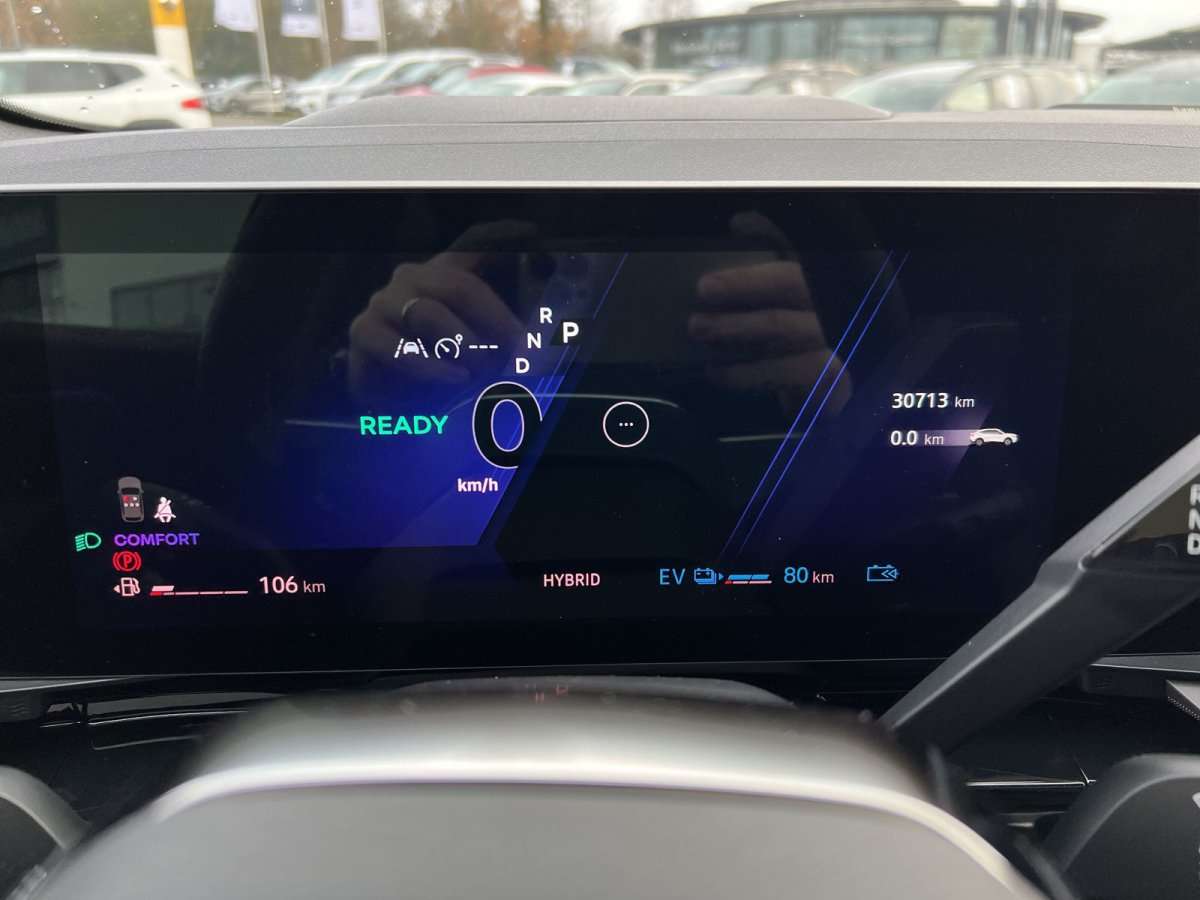 Fahrzeugbild eines Renault Rafale