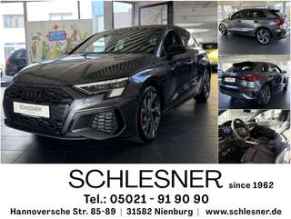 Schräge Frontansicht auf einen Audi A3 , freigestellt