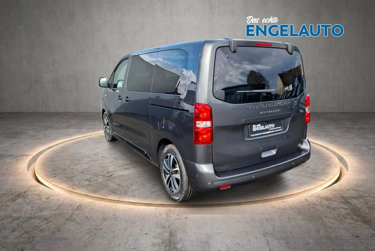 Fahrzeugbild eines Peugeot Traveller