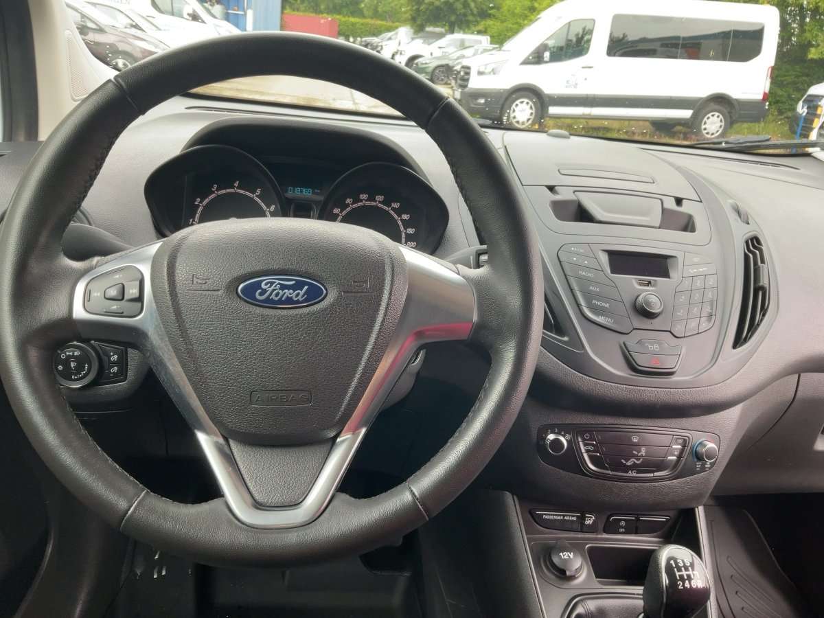Fahrzeugbild eines Ford Transit Courier