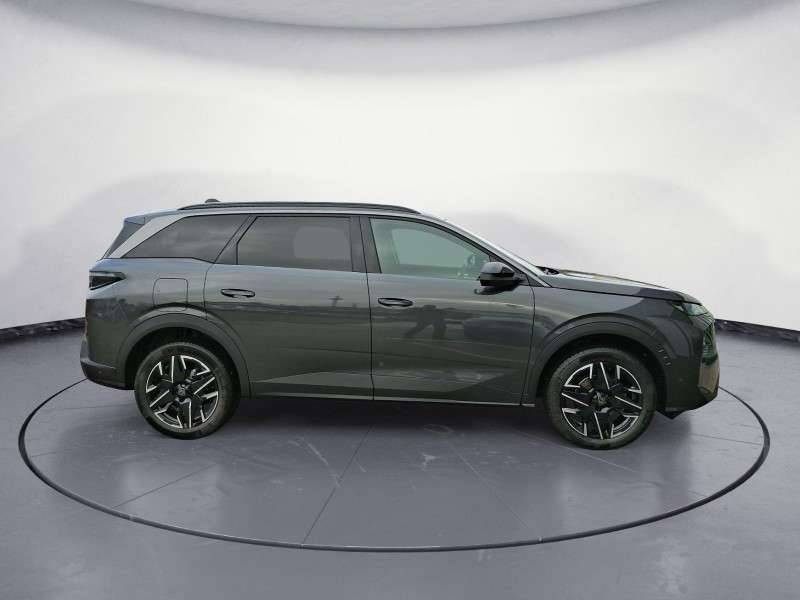 Fahrzeugbild eines Peugeot 5008
