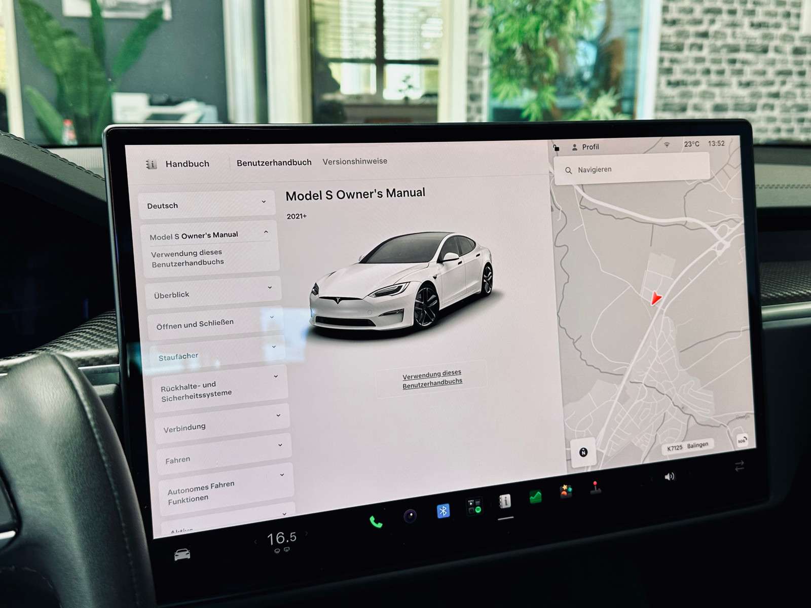 Fahrzeugbild eines TESLA Model S