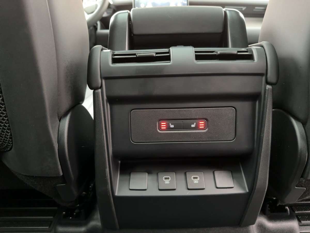 Fahrzeugbild eines Land Rover Defender