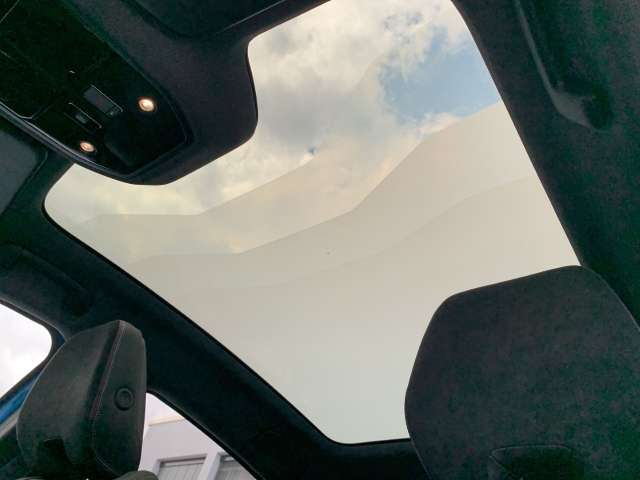 Fahrzeugbild eines Renault Rafale