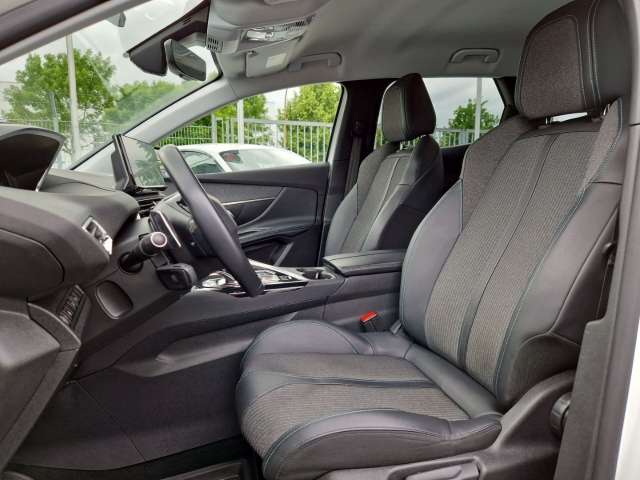 Fahrzeugbild eines Peugeot 3008