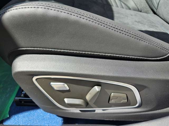 Fahrzeugbild eines Renault Rafale