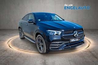 Schräge Frontansicht auf einen Mercedes-Benz GLE , freigestellt