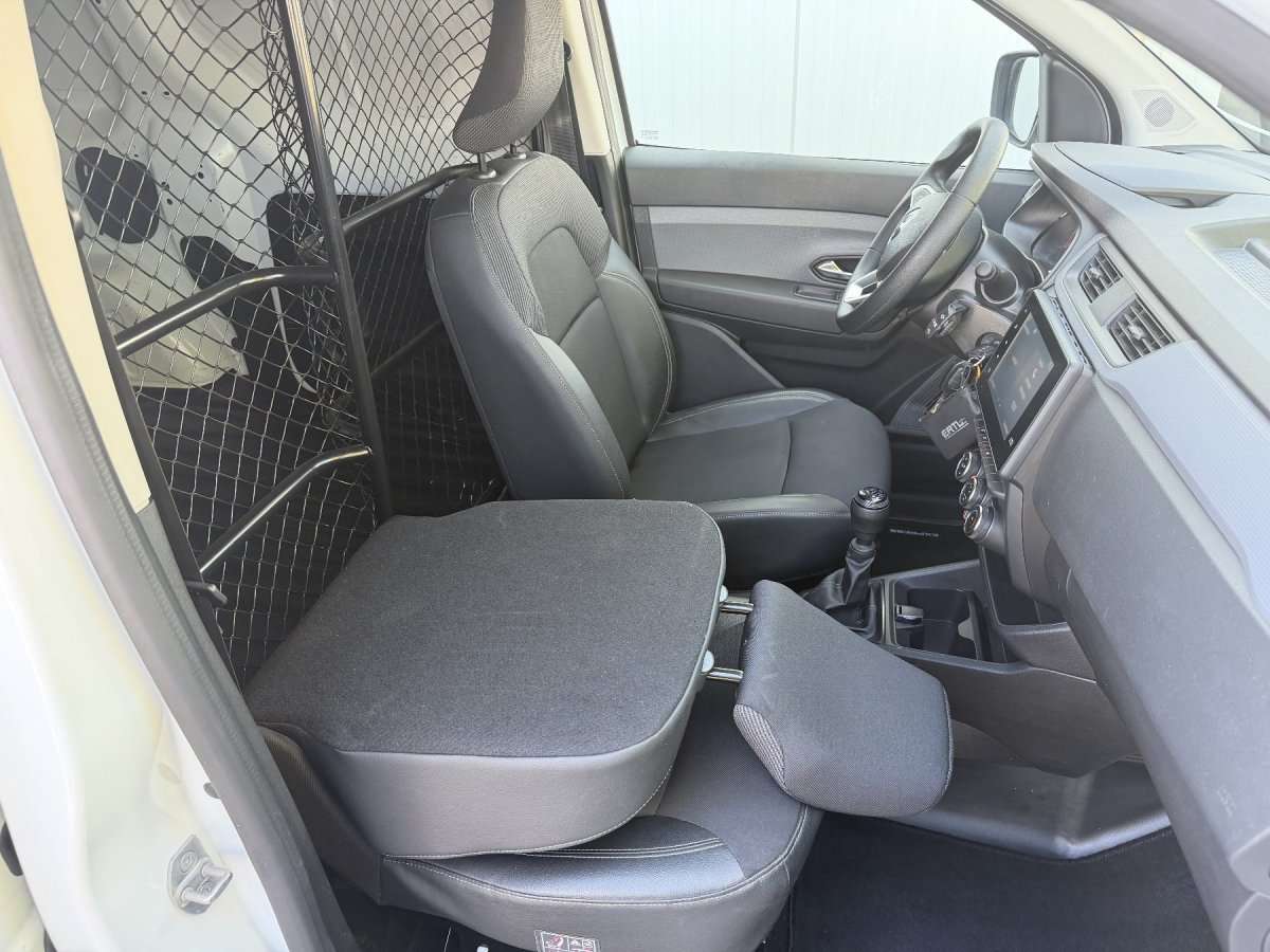 Fahrzeugbild eines Renault Express
