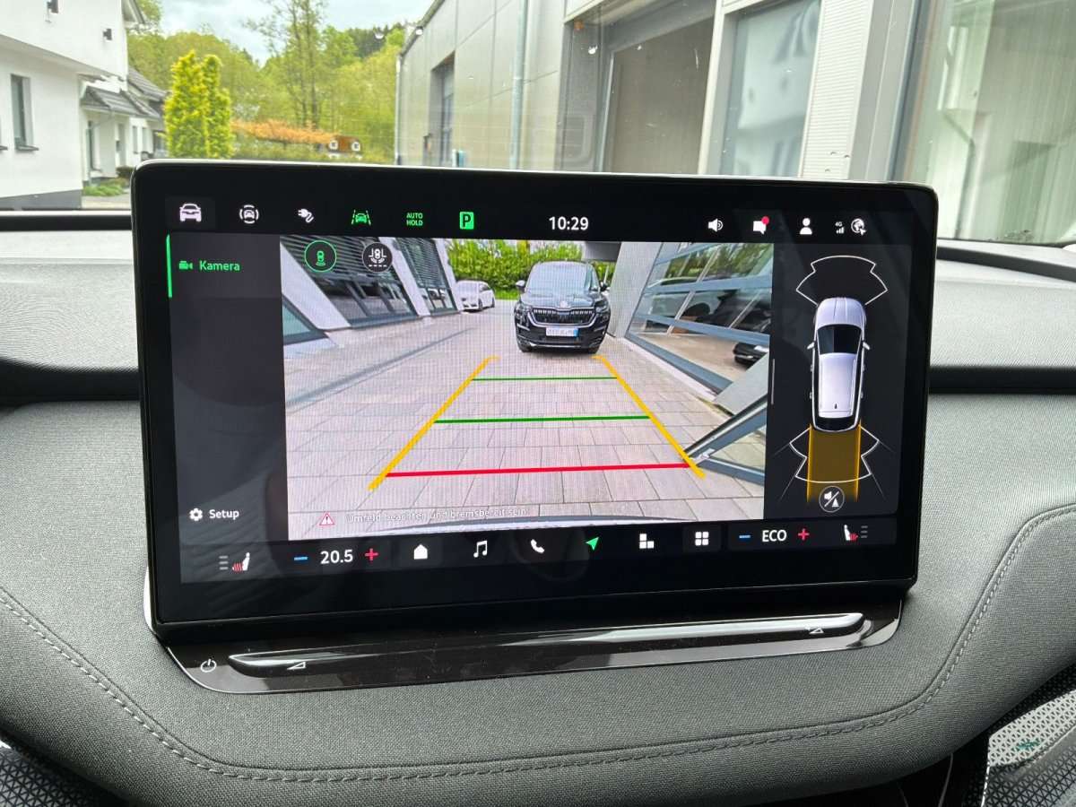 Fahrzeugbild eines Skoda ELROQ
