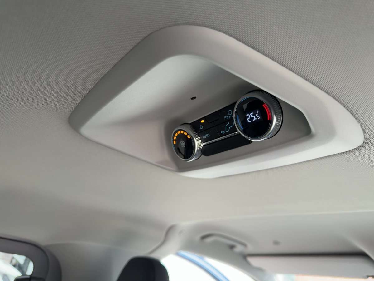 Fahrzeugbild eines Ford Tourneo Custom