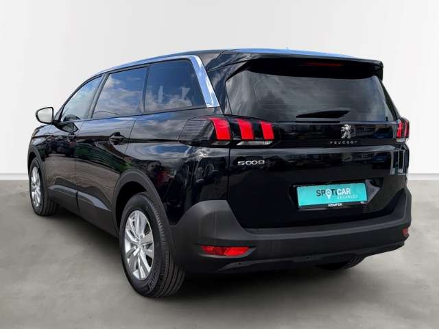 Fahrzeugbild eines Peugeot 5008