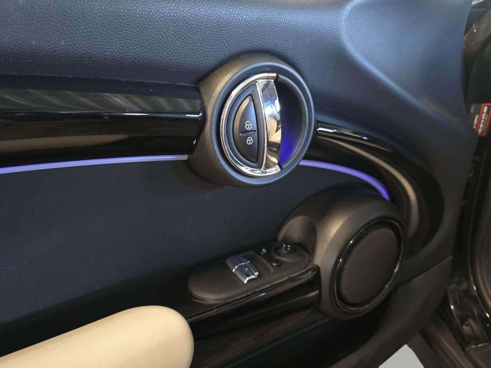 Fahrzeugbild eines MINI COOPER