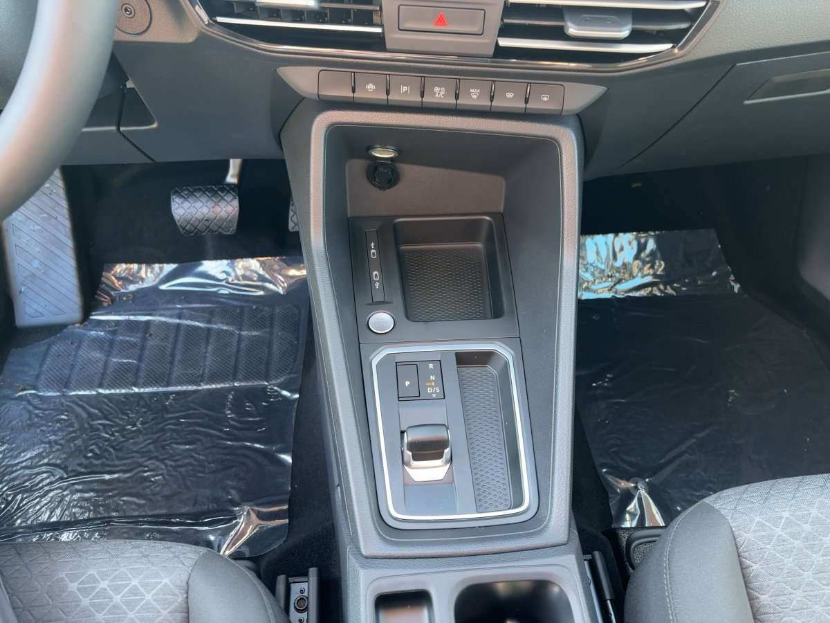 Fahrzeugbild eines Ford Grand Tourneo