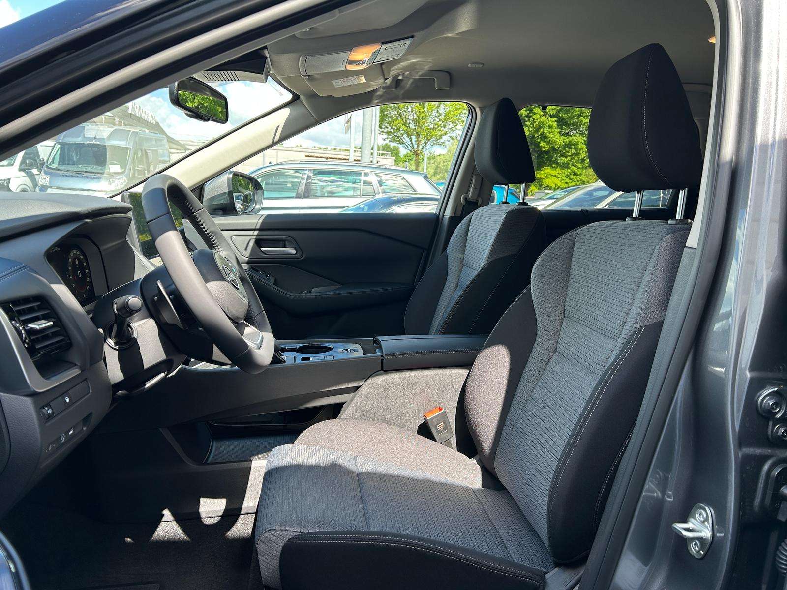 Fahrzeugbild eines Nissan X-TRAIL