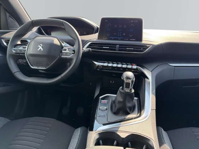 Fahrzeugbild eines Peugeot 5008
