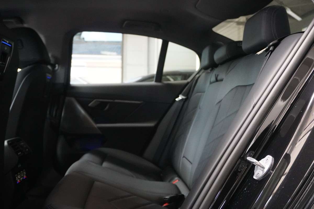 Fahrzeugbild eines BMW i5