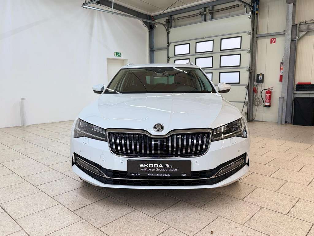 Fahrzeugbild eines Skoda Superb