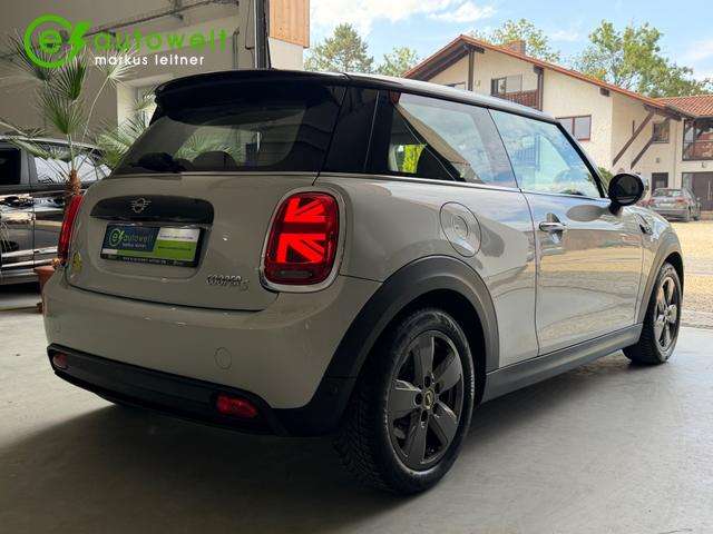 Fahrzeugbild eines MINI COOPER