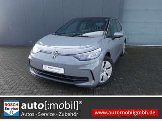 Schräge Frontansicht auf einen Volkswagen ID.3 , freigestellt