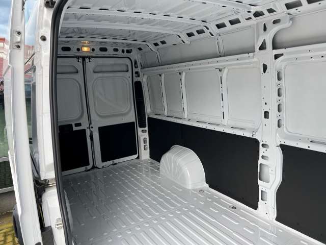 Fahrzeugbild eines Opel Movano