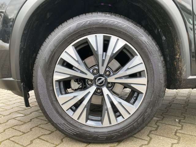 Fahrzeugbild eines Nissan X-TRAIL