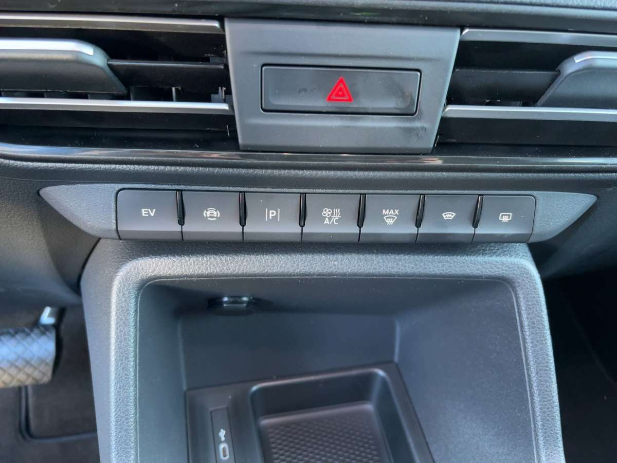 Fahrzeugbild eines Ford Grand Tourneo