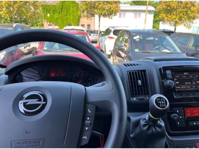 Fahrzeugbild eines Opel Movano