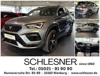 Schräge Frontansicht auf einen CUPRA Ateca , freigestellt