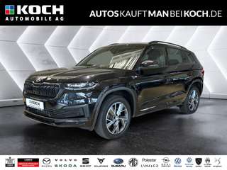 Schräge Frontansicht auf einen Skoda Kodiaq , freigestellt