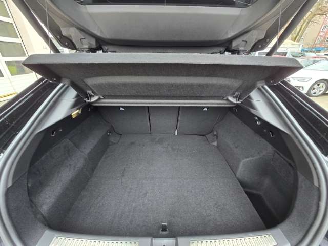 Fahrzeugbild eines Renault Rafale