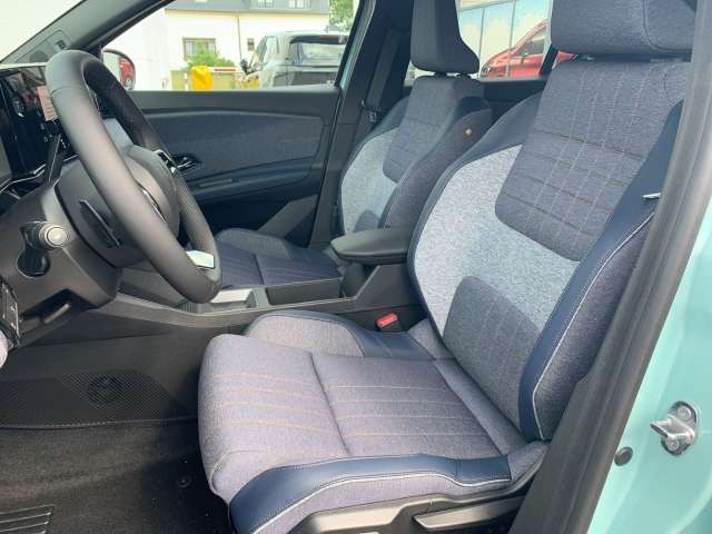 Fahrzeugbild eines Renault 4 E-TECH