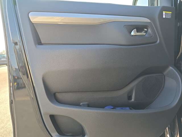 Fahrzeugbild eines Peugeot Traveller