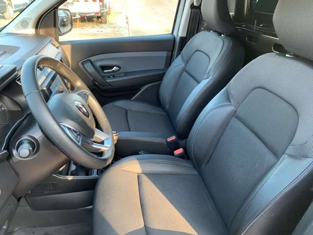 Fahrzeugbild eines Renault Express