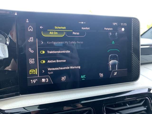 Fahrzeugbild eines Renault 4 E-TECH