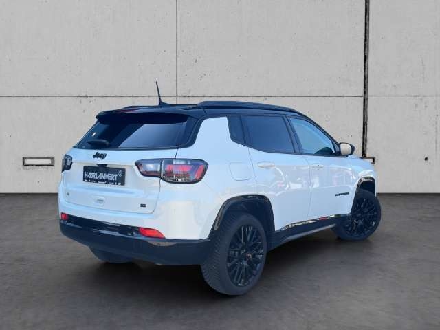 Fahrzeugbild eines Jeep Compass