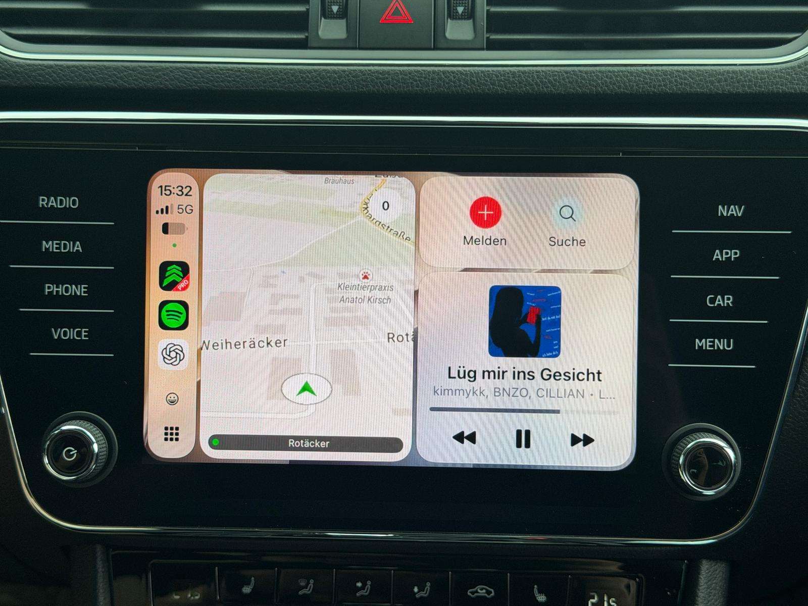 Fahrzeugbild eines Skoda Superb