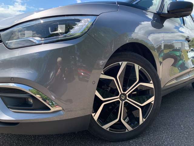 Fahrzeugbild eines Renault Grand Scénic