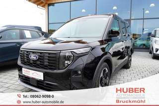 Schräge Frontansicht auf einen Ford Tourneo Courier , freigestellt