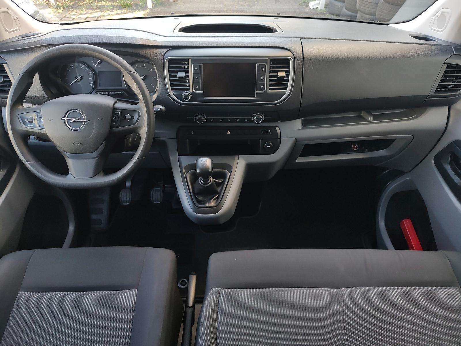 Fahrzeugbild eines Opel Vivaro