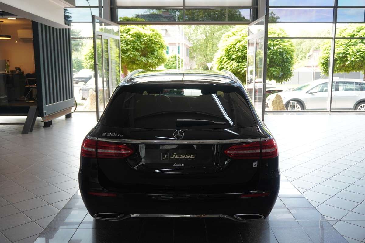 Fahrzeugbild eines Mercedes-Benz E-Klasse