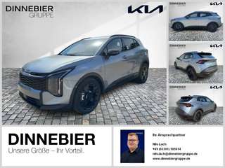 Schräge Frontansicht auf einen Kia Sportage , freigestellt